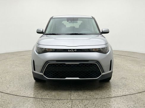 Used 2025 Kia Soul LX w/ LX Technology Package FWD image 2