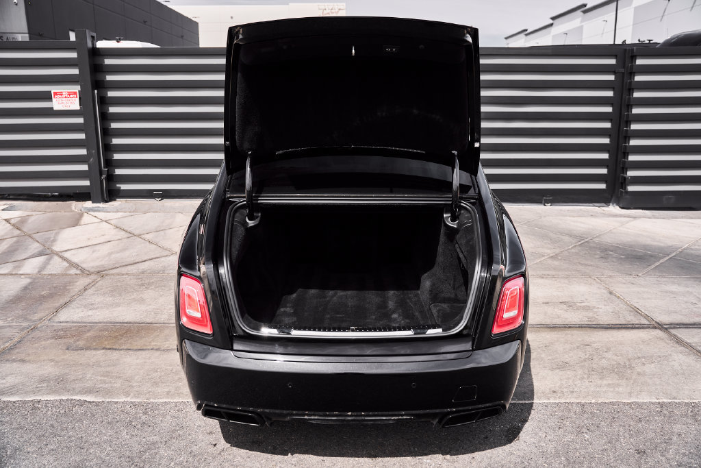 Used 2023 Rolls-Royce Phantom Sedan RWD image 25