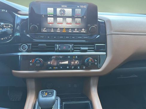 Certified 2022 Nissan Pathfinder Platinum w/ Lighting Package (N93) image 8