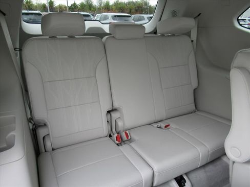 New 2026 Buick Enclave Avenir w/ Super Cruise Package FWD image 30