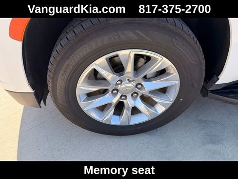 Used 2023 Chevrolet Suburban Premier image 8