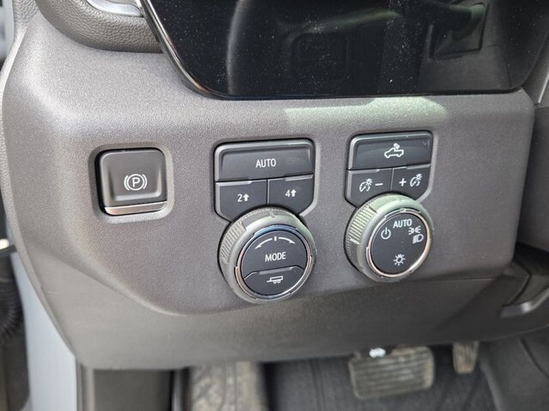 Used 2024 Chevrolet Silverado 1500 LT AWD/4WD image 31