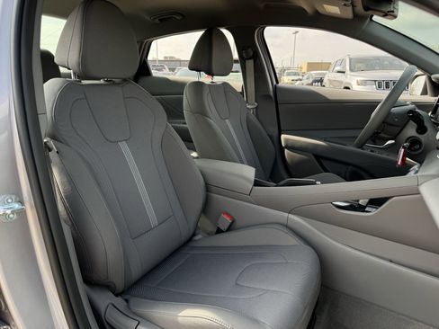 New 2026 Hyundai Elantra SE FWD image 28