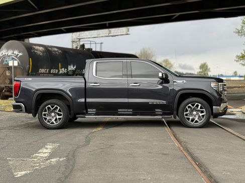 Used 2022 GMC Sierra 1500 SLT w/ SLT Premium Plus Package AWD/4WD image 2