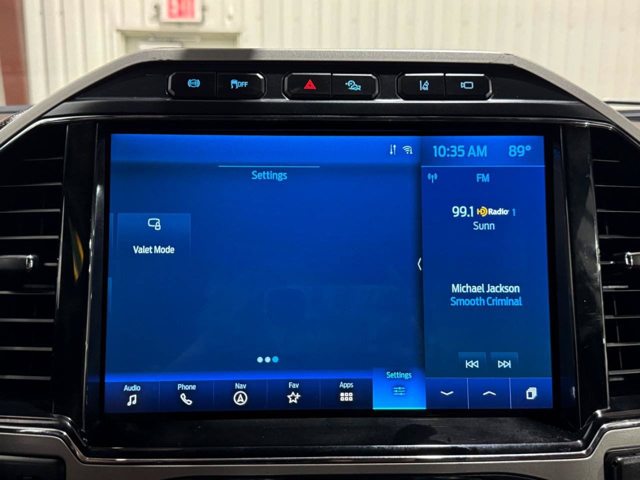 Used 2022 Ford F350 King Ranch w/ Tremor Off-Road Package AWD/4WD image 48