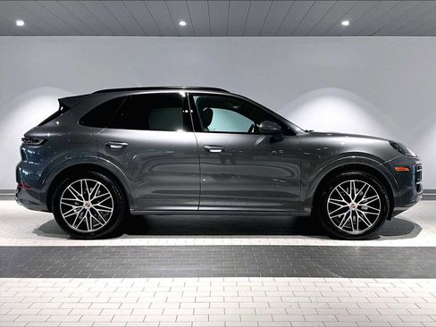 Used 2026 Porsche Cayenne image 11