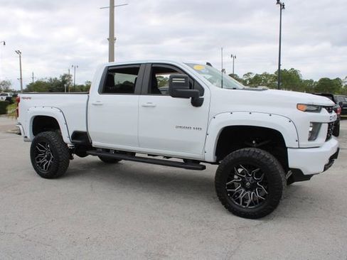 Used 2022 Chevrolet Silverado 2500 LT w/ Convenience Package image 13