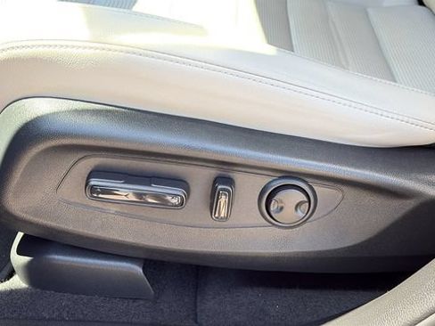 Used 2023 Honda CR-V EX-L image 11