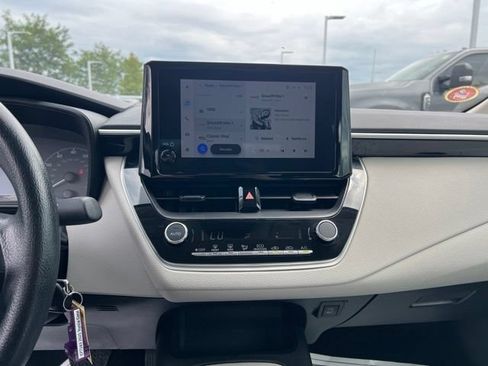 Used 2025 Toyota Corolla LE FWD image 16