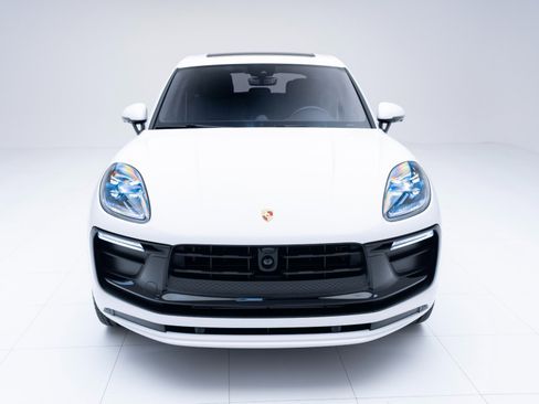 New 2026 Porsche Macan Turbo image 6