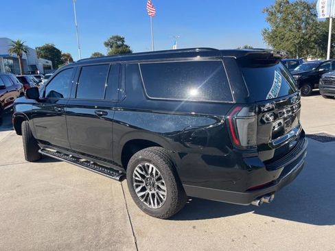 Used 2025 Chevrolet Suburban Z71 w/ Comfort Package AWD/4WD image 5