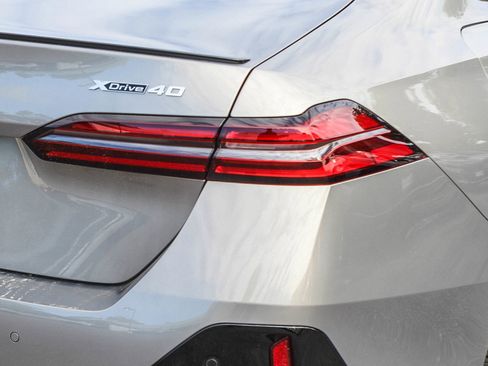 Used 2025 BMW i5 xDrive40 image 7