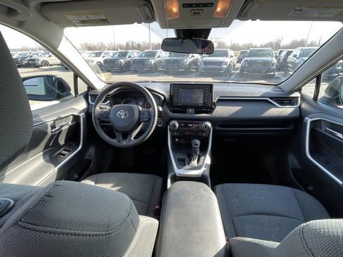 Used 2020 Toyota RAV4 XLE image 21