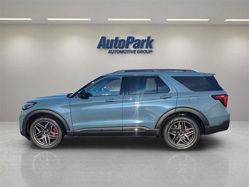 New 2026 Ford Explorer ST-Line w/ ST-Line Street Pack image 4