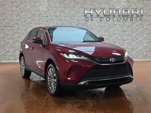 Used 2023 Toyota Venza Limited image 1