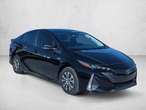 Certified 2021 Toyota Prius Prime XLE image 3