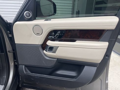 Used 2019 Land Rover Range Rover HSE image 15