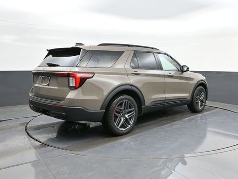 New 2026 Ford Explorer ST-Line w/ ST-Line Street Pack image 11