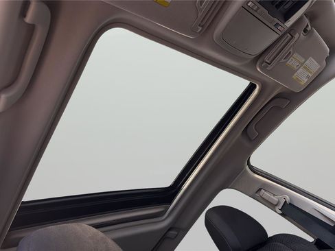 Used 2023 Subaru Forester Premium image 18