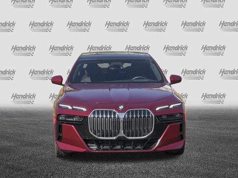 Certified 2025 BMW 740i image 3