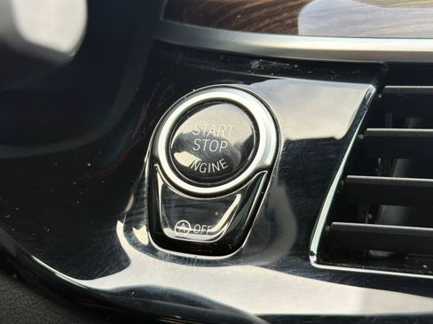 Used 2020 BMW 540i w/ M Sport Package image 29