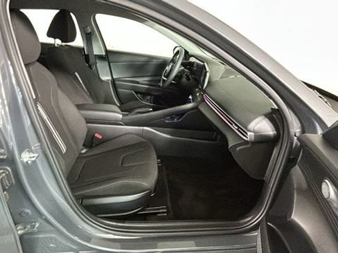 Certified 2024 Hyundai Elantra SEL FWD image 30
