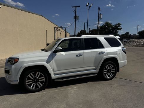 Used 2015 Toyota 4Runner Limited AWD/4WD image 3