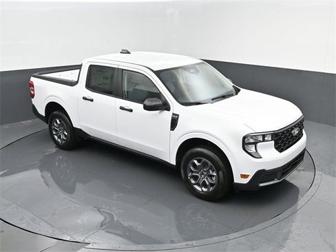 New 2025 Ford Maverick XLT w/ Equipment Group 302A image 18