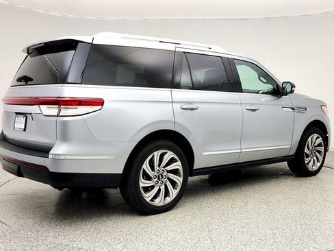Used 2022 Lincoln Navigator Reserve RWD image 5