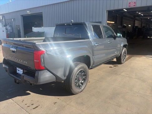 Used 2024 Toyota Tacoma Limited image 5