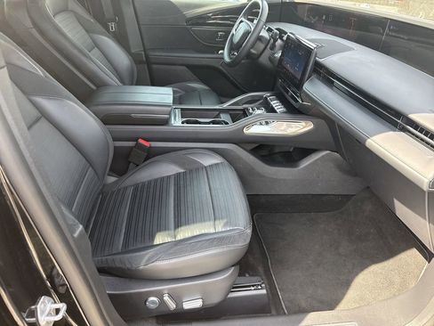 Used 2024 Lincoln Nautilus Reserve w/ Jet Appearance Package (87T) image 13