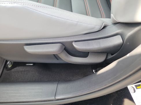 Used 2023 Nissan Kicks SR w/ SR Premium Package FWD image 23