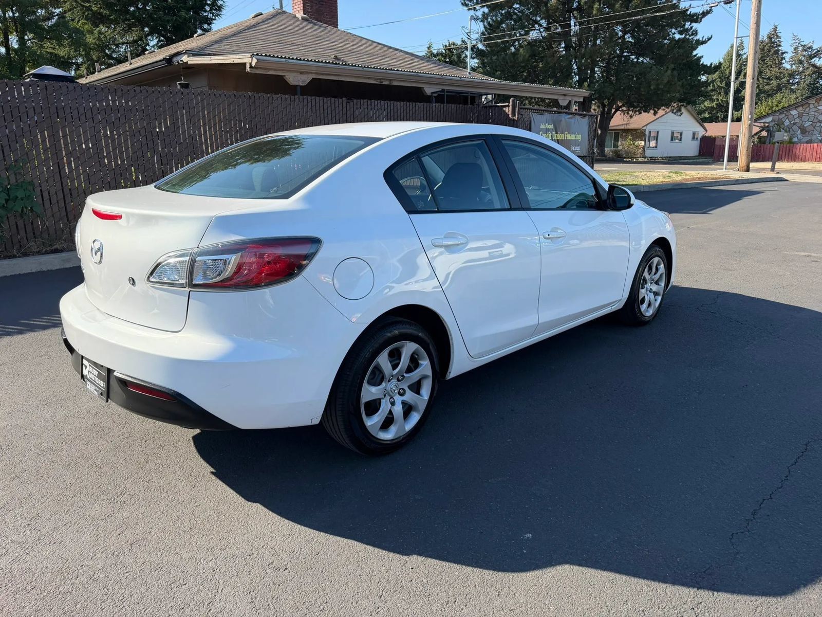 Used 2010 MAZDA MAZDA3 i Sport FWD image 4