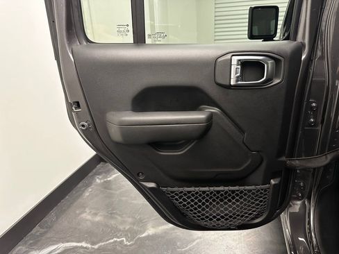 Used 2023 Jeep Wrangler Sport S image 13