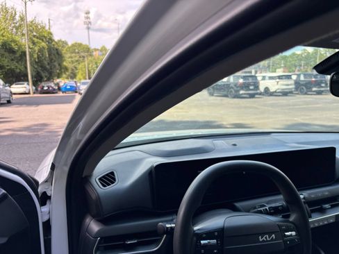 Used 2025 Kia K4 FWD image 33