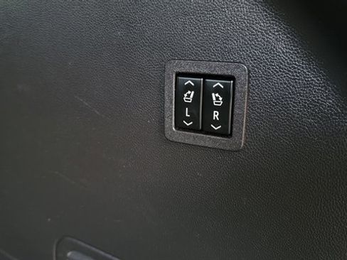 Used 2022 Buick Enclave Premium image 48