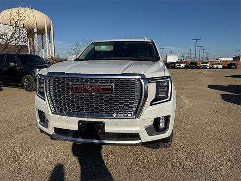 Used 2023 GMC Yukon Denali image 3
