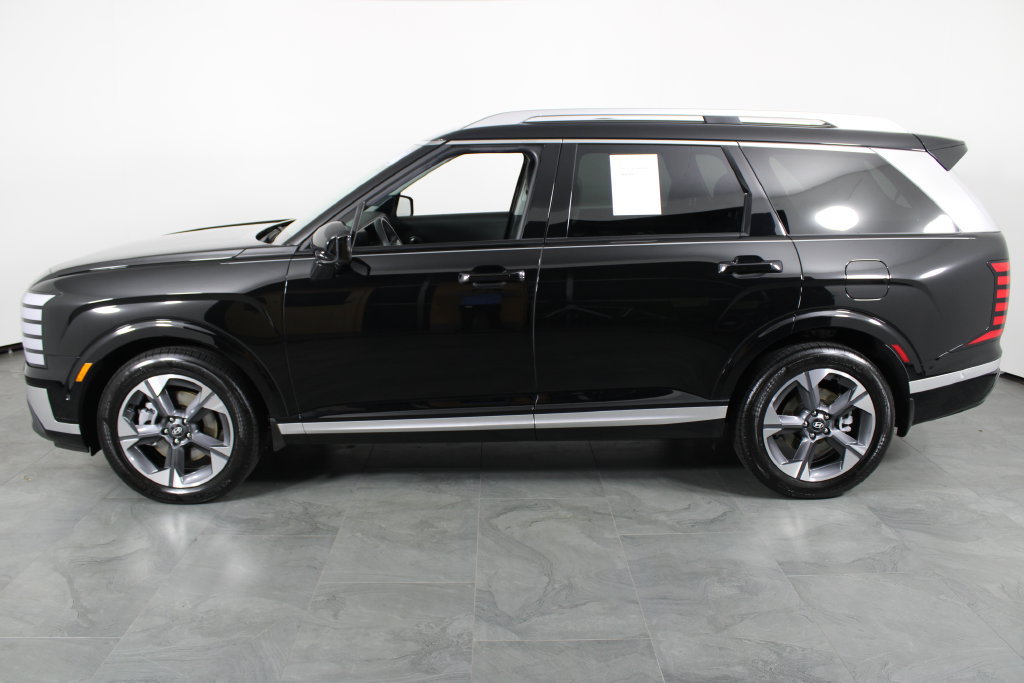 Certified 2026 Hyundai Palisade Limited FWD image 14