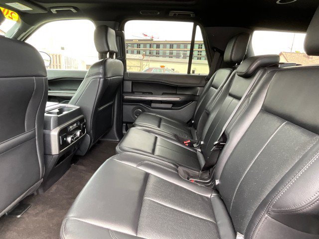 Used 2020 Ford Expedition XLT w/ Equipment Group 202A AWD/4WD image 33