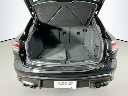 Certified 2025 Porsche Macan AWD/4WD image 27