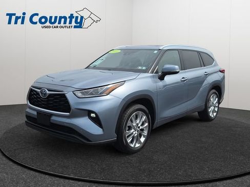 Used 2022 Toyota Highlander Limited FWD image 3