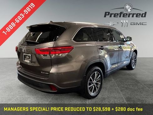 Used 2019 Toyota Highlander XLE AWD/4WD image 19