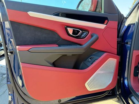 Used 2019 Lamborghini Urus image 9