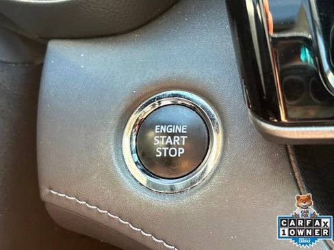 Used 2023 Toyota Highlander XLE FWD image 19