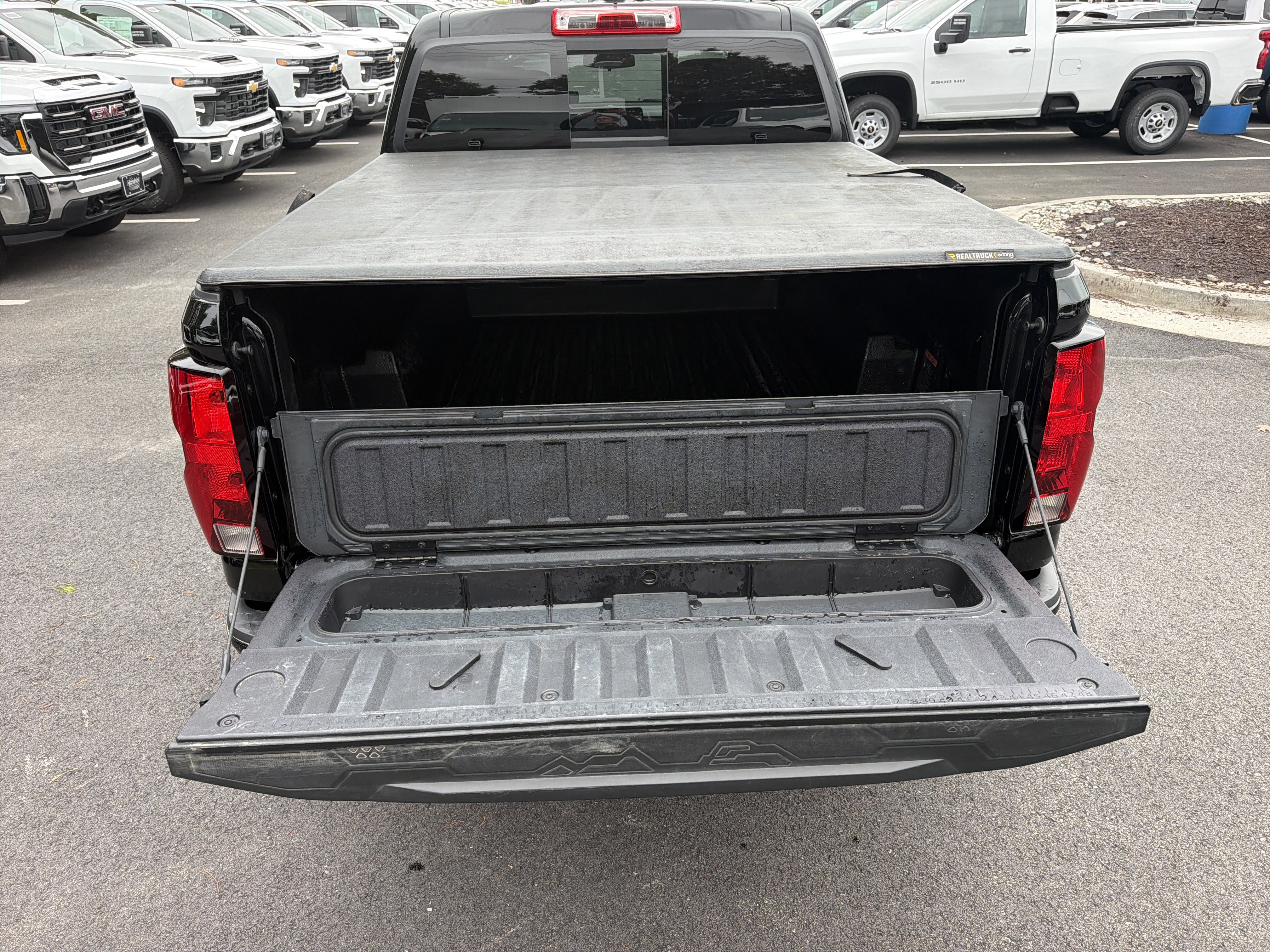 Used 2024 Chevrolet Colorado Trail Boss w/ Technology Package AWD/4WD image 34