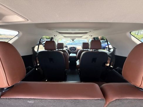 Used 2020 Chevrolet Traverse High Country w/ LPO, 'HIT The Road' Package AWD/4WD image 21