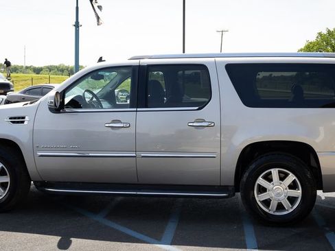 Used 2008 Cadillac Escalade ESV AWD image 14