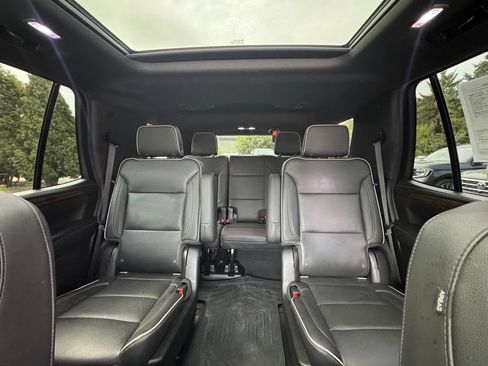 Used 2021 Chevrolet Tahoe Premier w/ Premium Package AWD/4WD image 22