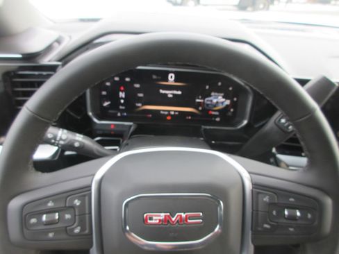 New 2026 GMC Sierra 2500 SLT w/ SLT Convenience Package AWD/4WD image 17