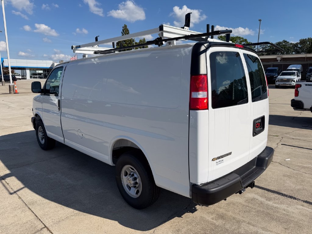 New 2026 Chevrolet Express 2500 w/ Driver Convenience Package RWD image 4